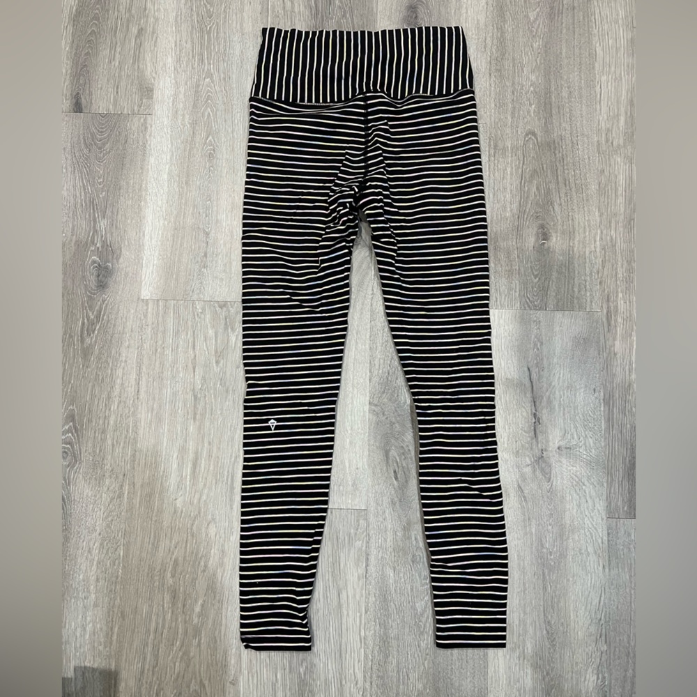 Iviva (Lululemon) leggings rainbow